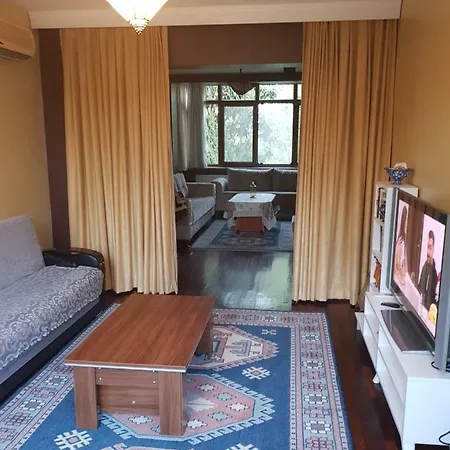 Superb House With Marvelous Garden İstanbul